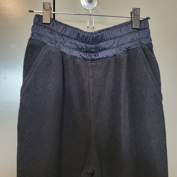 Free People Movement Slouch It Black Sherpa Joggers Size Small - Picture 5 of 8